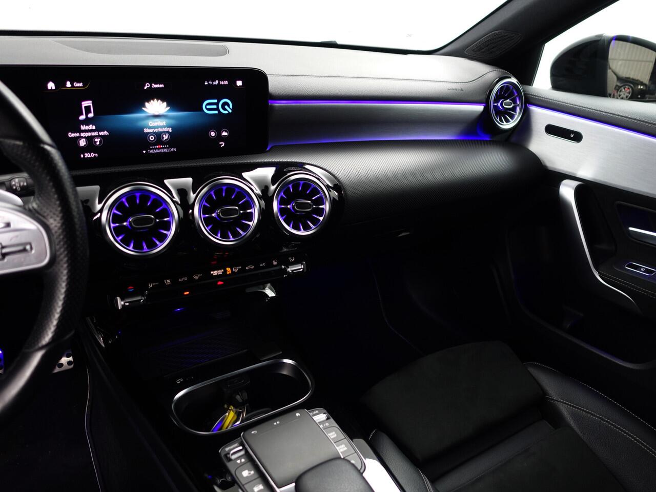 Mercedes-Benz A-KLASSE 250 e AMG Premium Plus Aut- Panoramadak, Sfeerverlichting, Carplay, Android Auto, Camera, Stoelverwarming