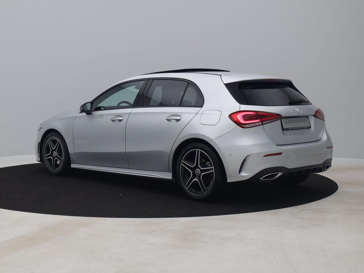 Mercedes-Benz A-KLASSE 180 AMG Line | PANO | CAMERA | KEYLESS | SFEERVERLICHTING | STOELVERW.