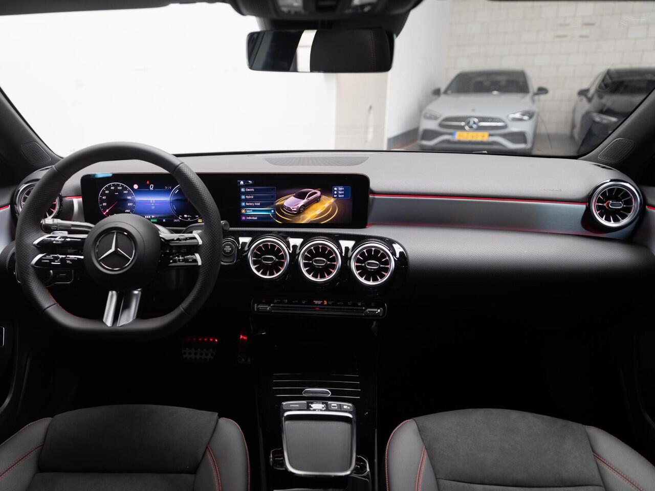 Mercedes-Benz A-KLASSE Limousine 250e Business Solution AMG