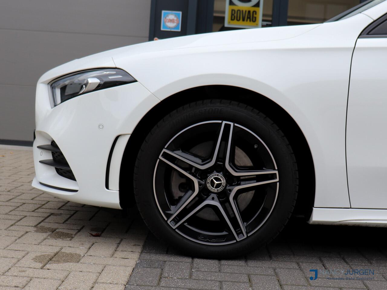 Mercedes-Benz A-KLASSE 250 e AMG| 8G Aut | MBUX High End | Night Pakket | Panoramadak | Apple Car Play/Android Auto | Ambiente Light | Sound System | Parkeer Paket | Model 2023