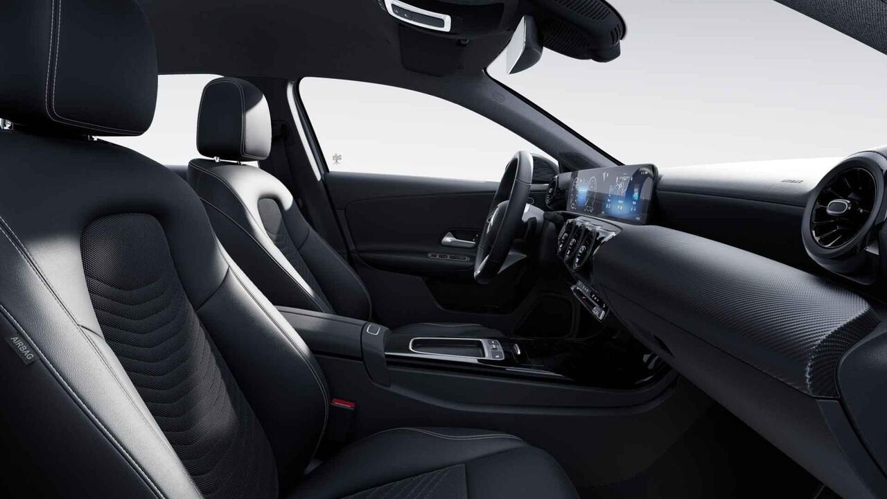 Mercedes-Benz A-KLASSE 180 Star Edition | Stoelverwarming | Achteruitrijcamera | MBUX navigatie Premium