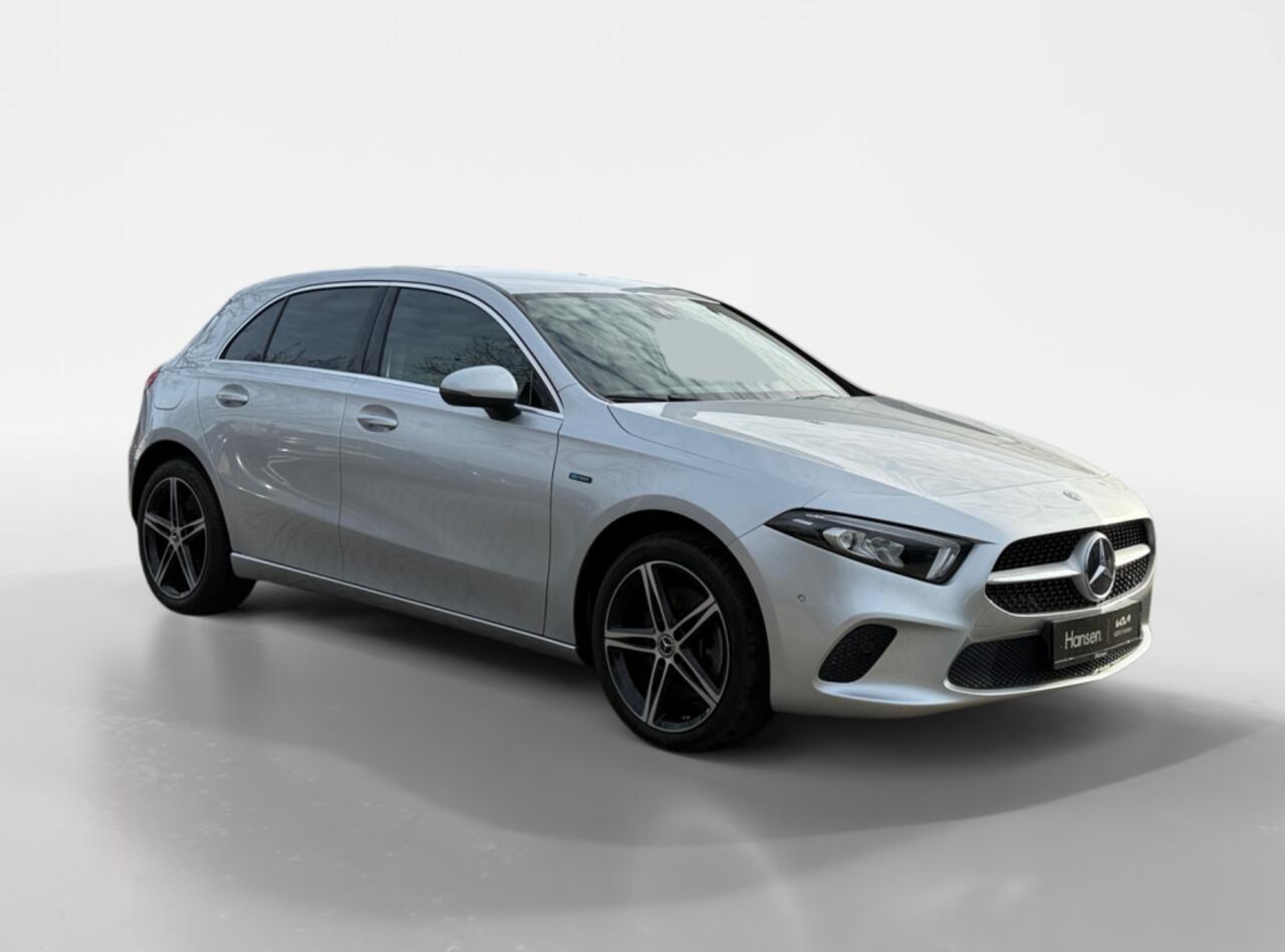 Mercedes-Benz A-KLASSE 250 e I LED I Widescreen I Half-leder I Keyless