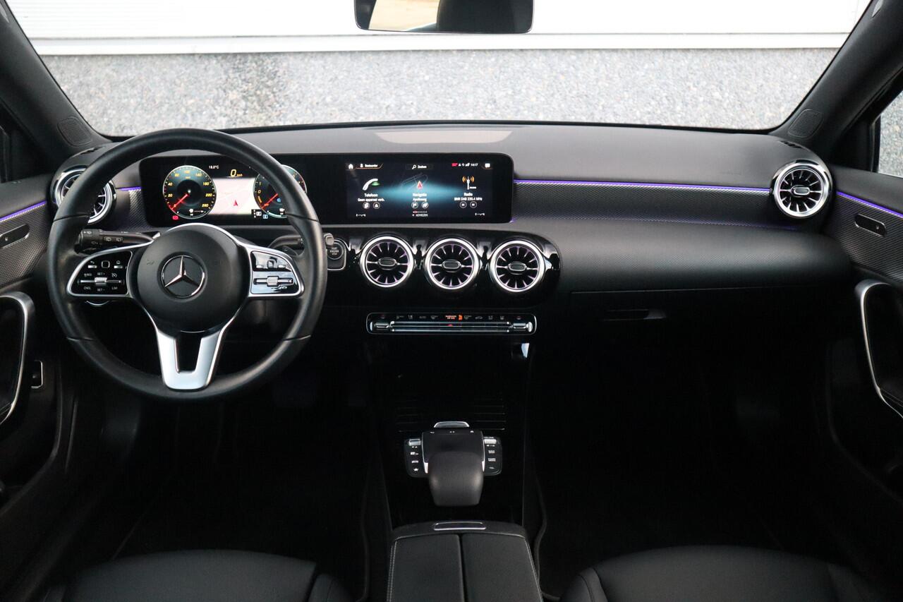 Mercedes-Benz A-KLASSE 250 e Luxury / SOH 93% / 19inch / Sfeer verlichting / Widescreen / Camera / Carplay /