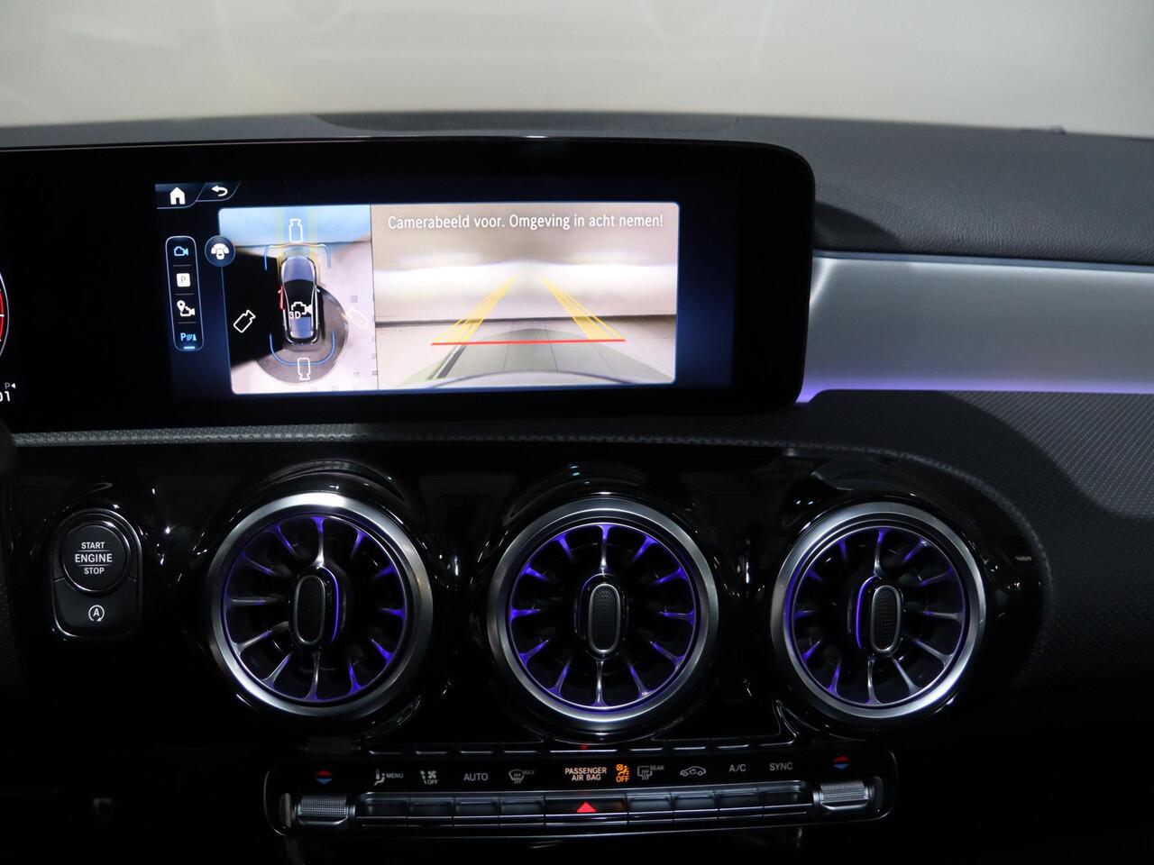 Mercedes-Benz A-KLASSE 180 Business Solution AMG | Panoramaschuifdak | Premium plus | Head-Up | Stoelverwarming | Achteruitrijcamera | MULTIBEAM LED |