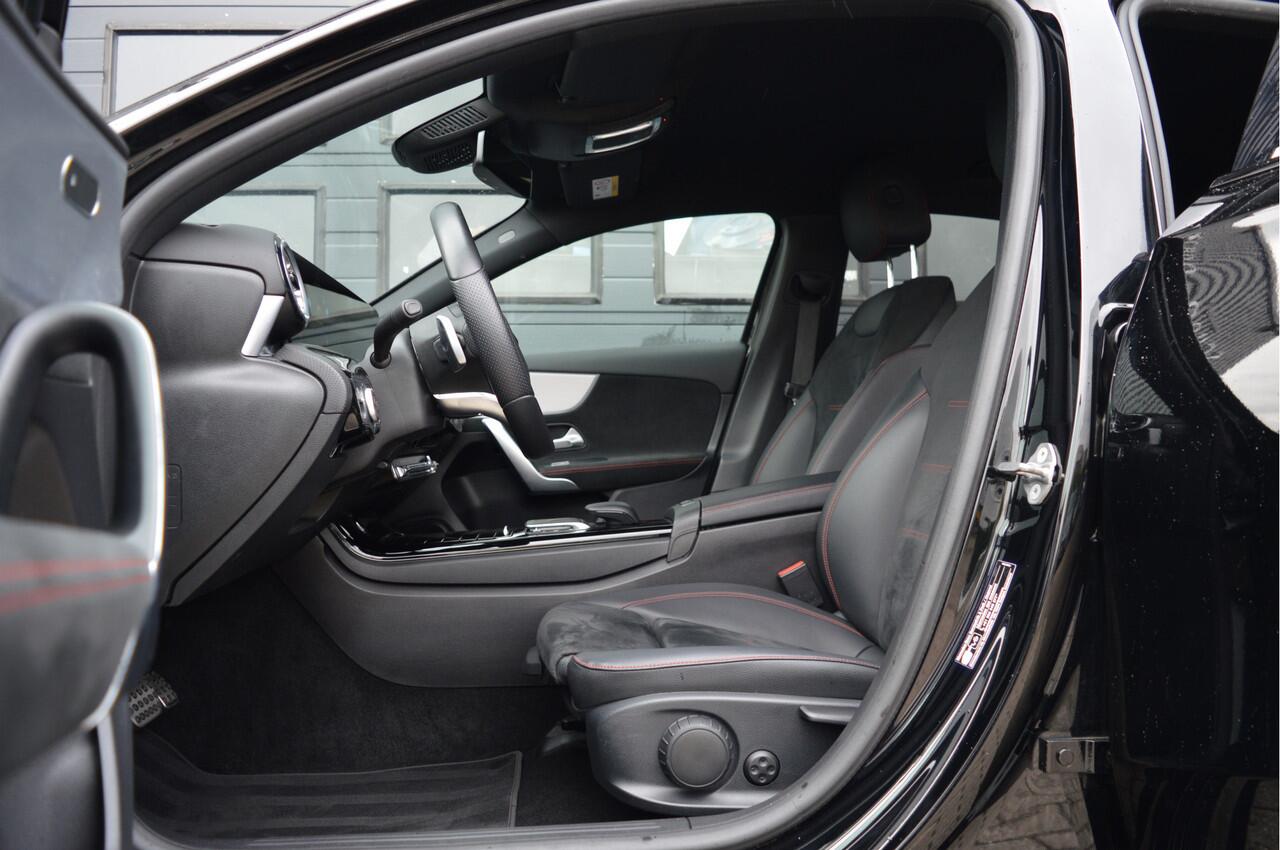 Mercedes-Benz A-KLASSE 180 Business Solution AMG | CAMERA | SFEERVERLICHTING |