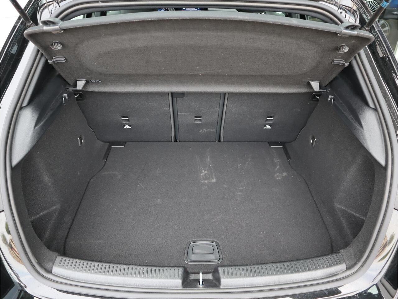 Mercedes-Benz A-KLASSE 180 Star Edition Navigatie | Camera | LED | Automaat