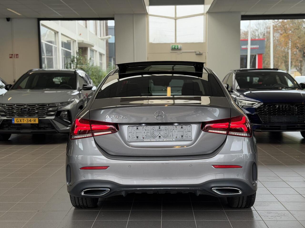 Mercedes-Benz A-KLASSE 250 e AMG Line PANO / MEMO / SFEER / NAVI / 360 BTW