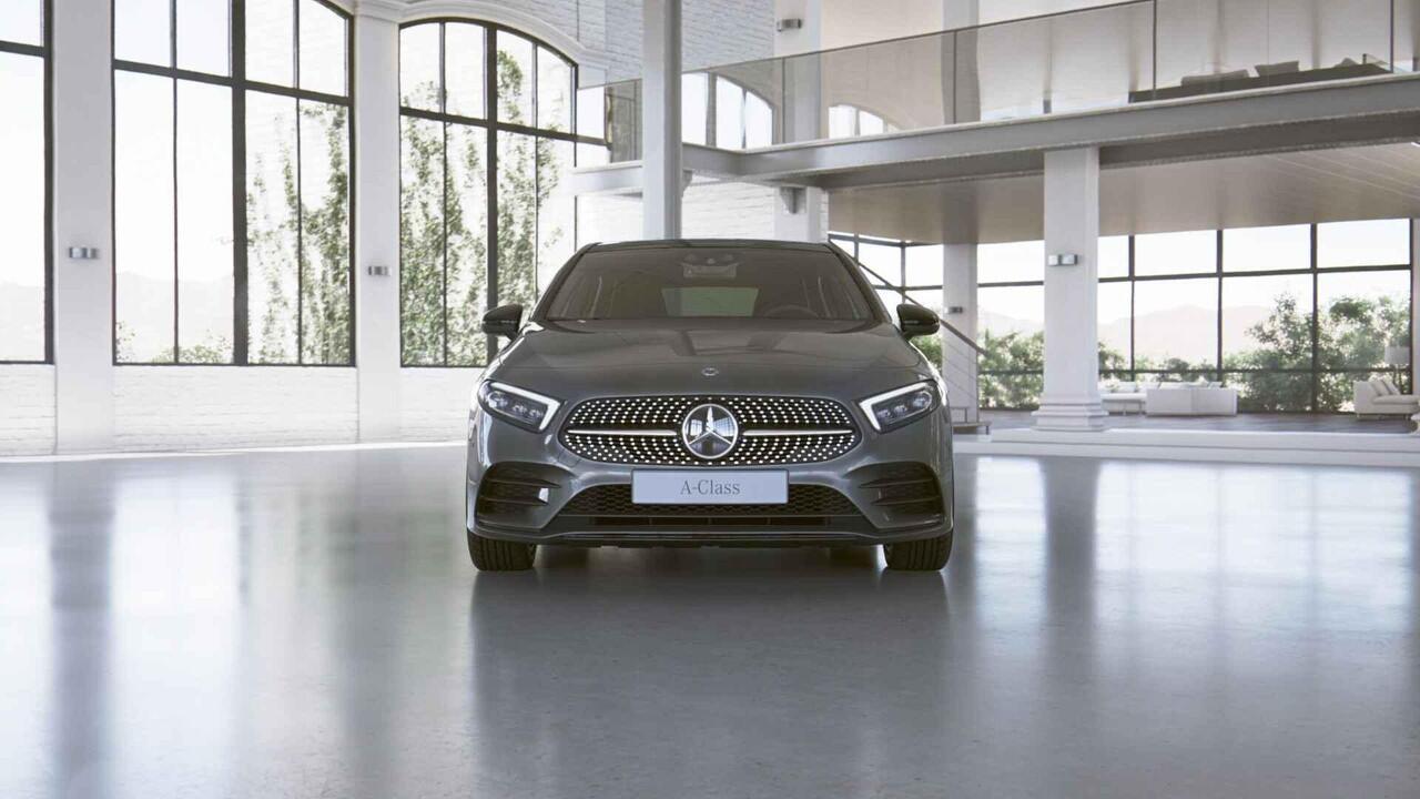 Mercedes-Benz A-KLASSE 250 e Business Line | AMG | Night | Panoramadak | Trekhaak | Rijassistentiepakket Plus | Sfeerverlichting | Stoelverwarming | Achteruitrijcamera |