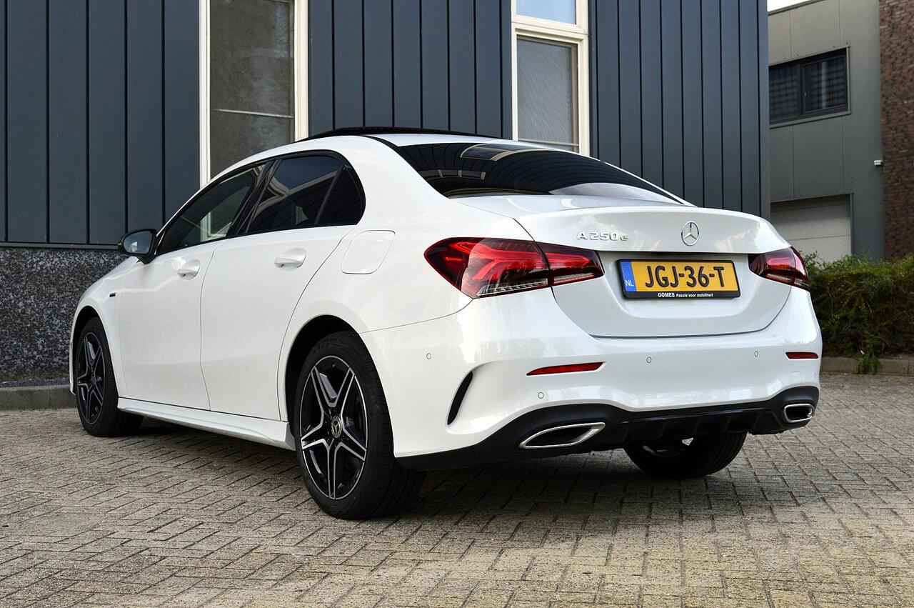 Mercedes-Benz A-KLASSE 250 e Business Solution AMG Limited Rijklaarprijs-Garantie Panorama dak Sfeer Verlichting Navigatie Led Camera