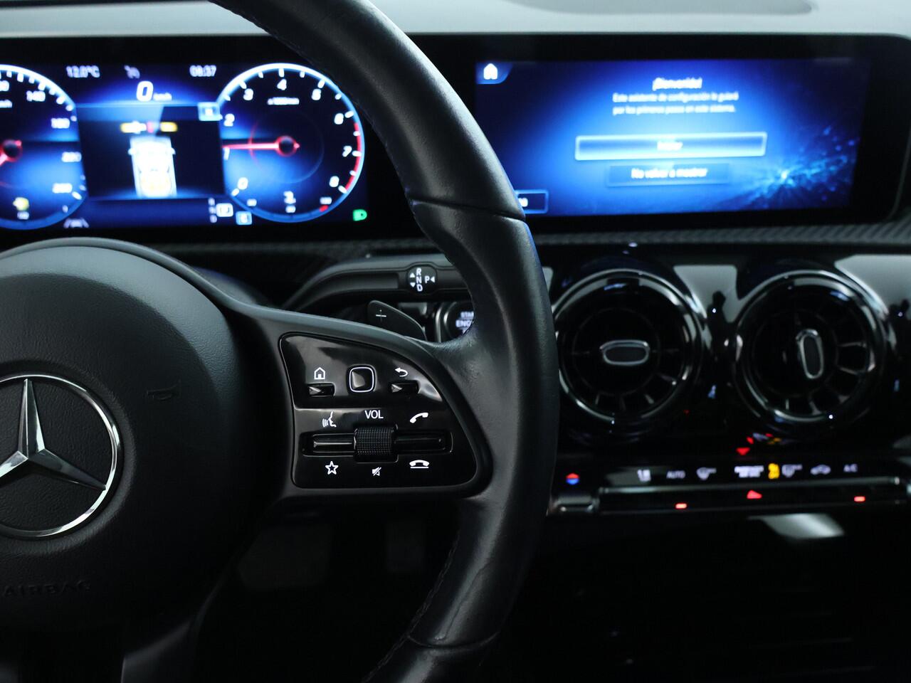 Mercedes-Benz A-KLASSE 180 Business Solution | Led koplampen | Stoelverwarming | Achteruitrijcamera | Elektrisch inklapbare buitenspiegels | Apple CarPlay. Inclusief 24 maanden MB Certified garantie voor Europa.