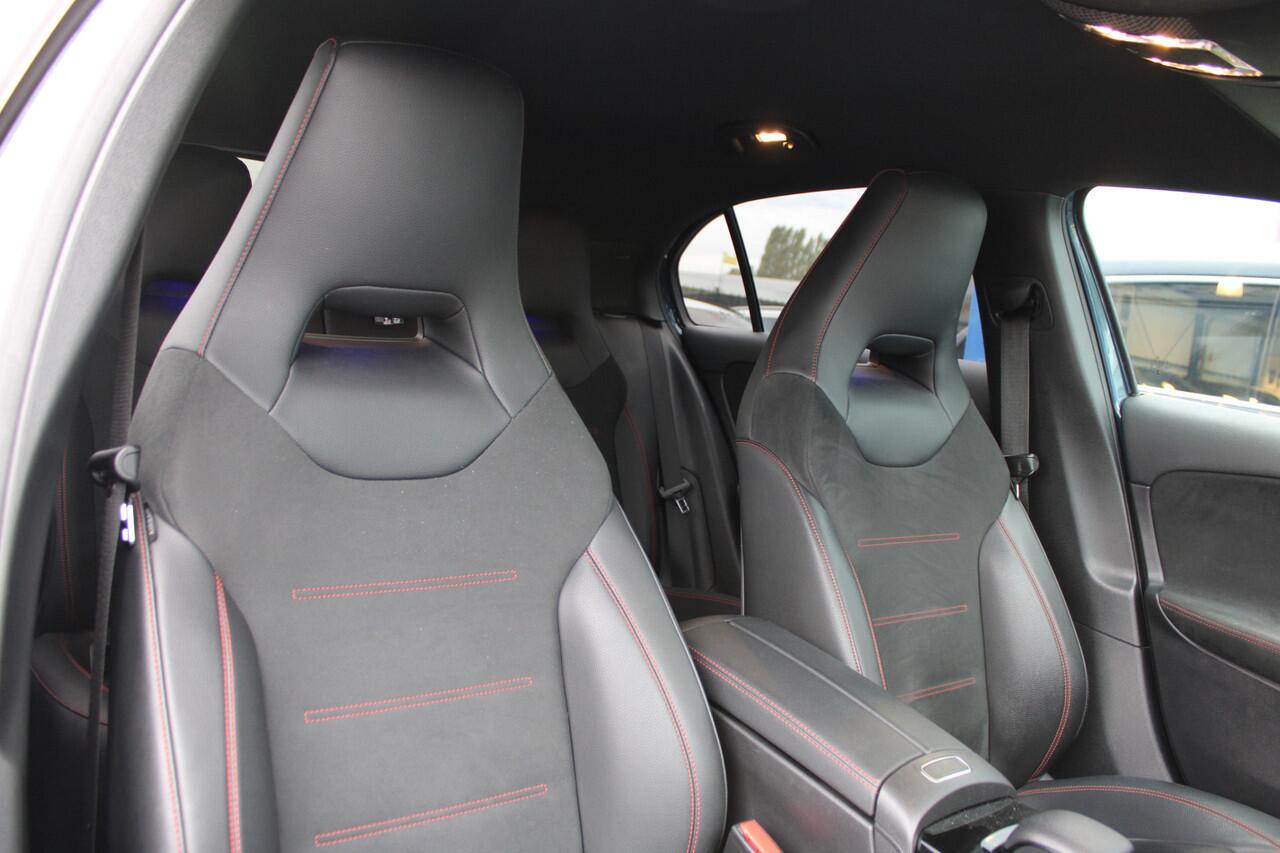 Mercedes-Benz A-KLASSE 180 AUT7 AMG LINE 19'' SFEER WIDESCREEN CAMERA <<NL AUTO>>