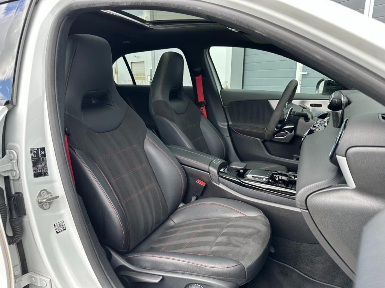 Mercedes-Benz A-KLASSE AMG 35 4matic 2021 *Pano *Adaptive *Areo Pack *19 inch