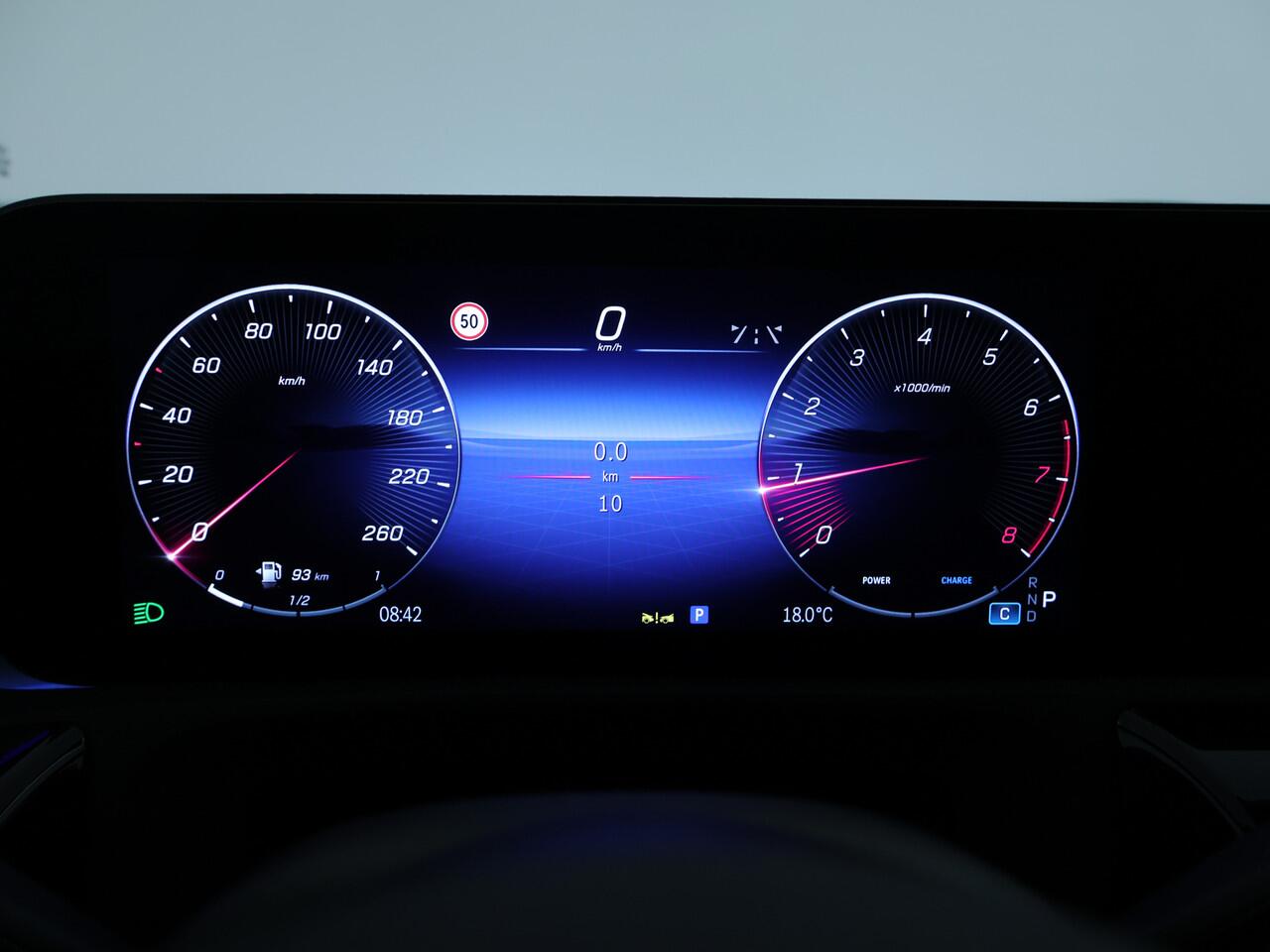 Mercedes-Benz A-KLASSE 180 Business Solution AMG | AMG Line Plus pakket | Nightpakket | Parkeerpakket met 360°-camera | KEYLESS GO | Extra USB-poorten | MULTIBEAM LED | Head-up display | Dodehoekassistent |