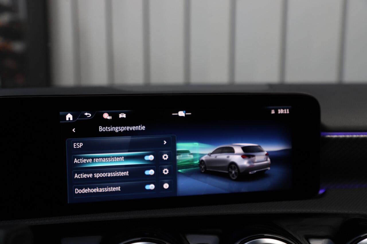 Mercedes-Benz A-KLASSE 200 Luxury Line | 163PK | Pano | Keyless-go | Sfeerverlichting | ACC | Multibeam | Widescreen | 2024.