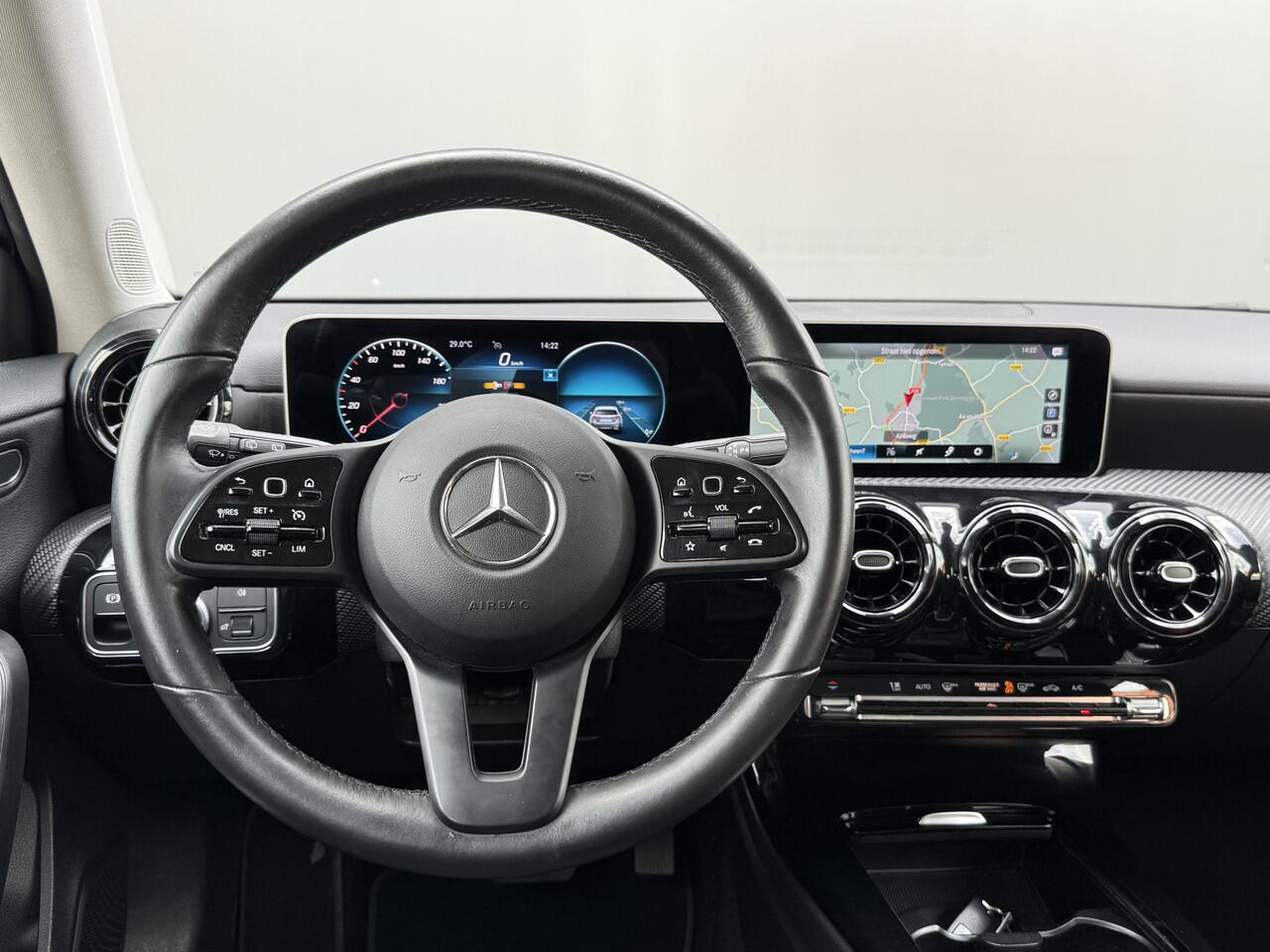 Mercedes-Benz A-KLASSE BWJ 2020 180 136 PK Luxury Line AUTOMAAT | TREKHAAK | STOELVERW. | FULL LED | CAMERA | CARPLAY + ANDROID | NAVI | CLIMA | CRUISE | LMV | PDC