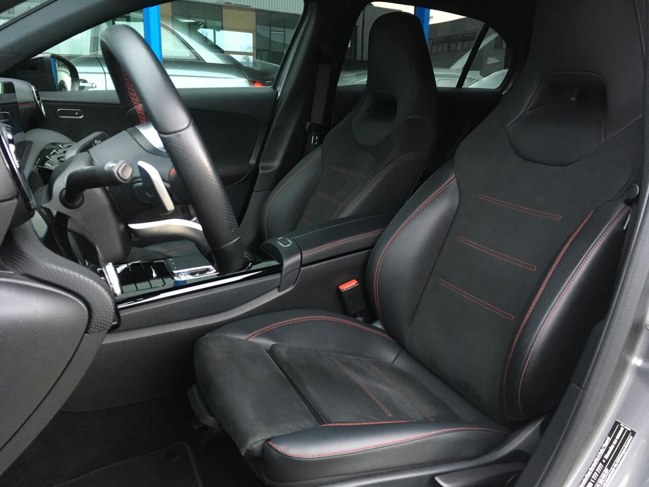 Mercedes-Benz A-KLASSE 180 Business Solution AMG