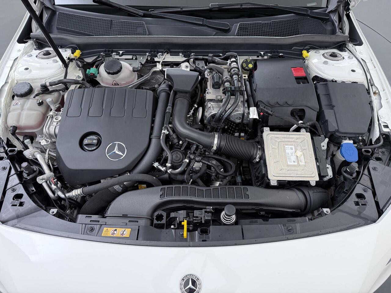 Mercedes-Benz A-KLASSE 250 e SOH 97% | Navigatie | Sfeerverlichting | Stuurverwarming | Carplay | Stoelverwarming |