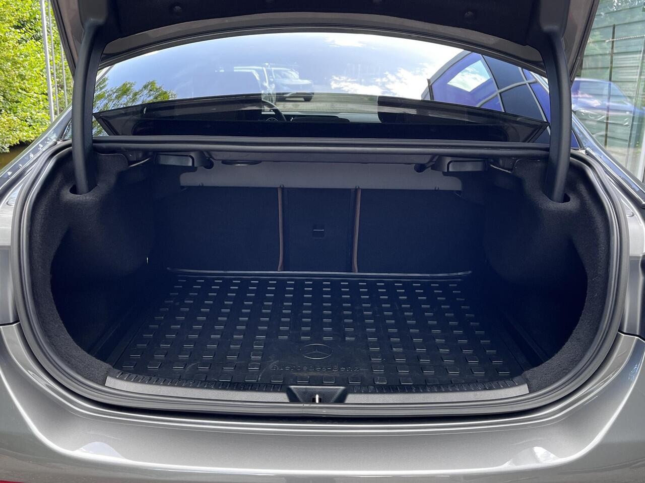 Mercedes-Benz A-KLASSE 180 AMG | Night Pakket | Panoramadak | Cruise Control