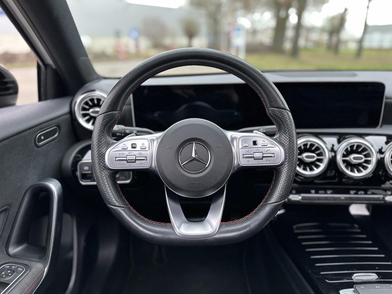 Mercedes-Benz A-KLASSE 180 Business Solution AMG |PANO|CLIMA|STOEL VWM|SFEER|CAMERA|CARPLAY