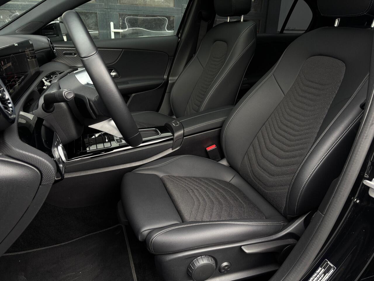 Mercedes-Benz A-KLASSE 180 Star Edition AMG Line Pano Camera