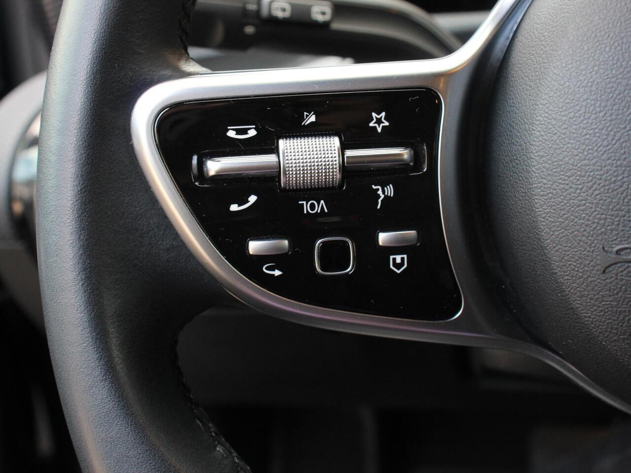 Mercedes-Benz A-KLASSE 200 163pk DCT Progressive | DEMO ! | Navigatie Parkeersensoren Camera Cruise Control Stoelverwarming Ledverlichting Climate Control