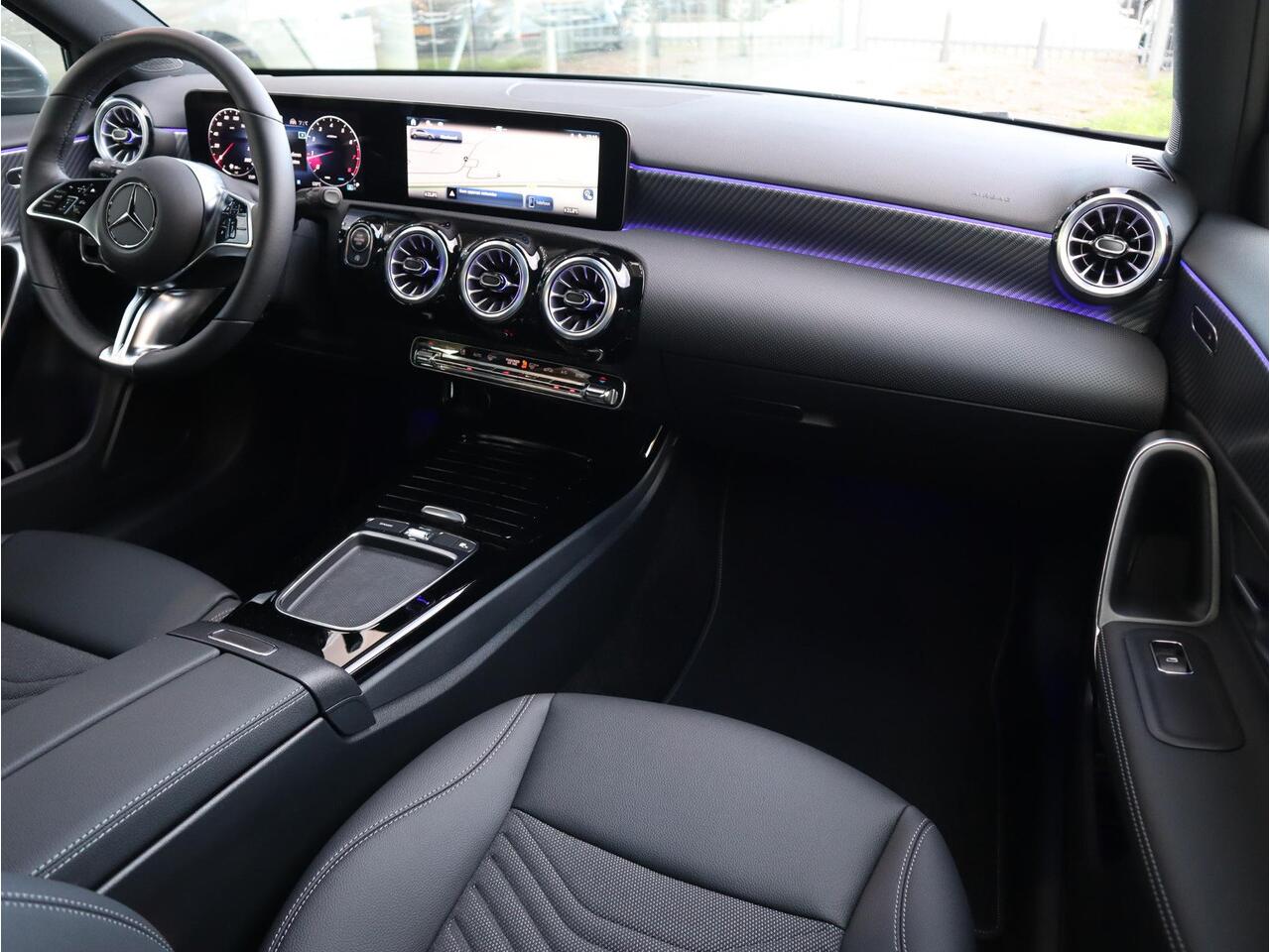 Mercedes-Benz A-KLASSE 180 Star Edition AMG Line