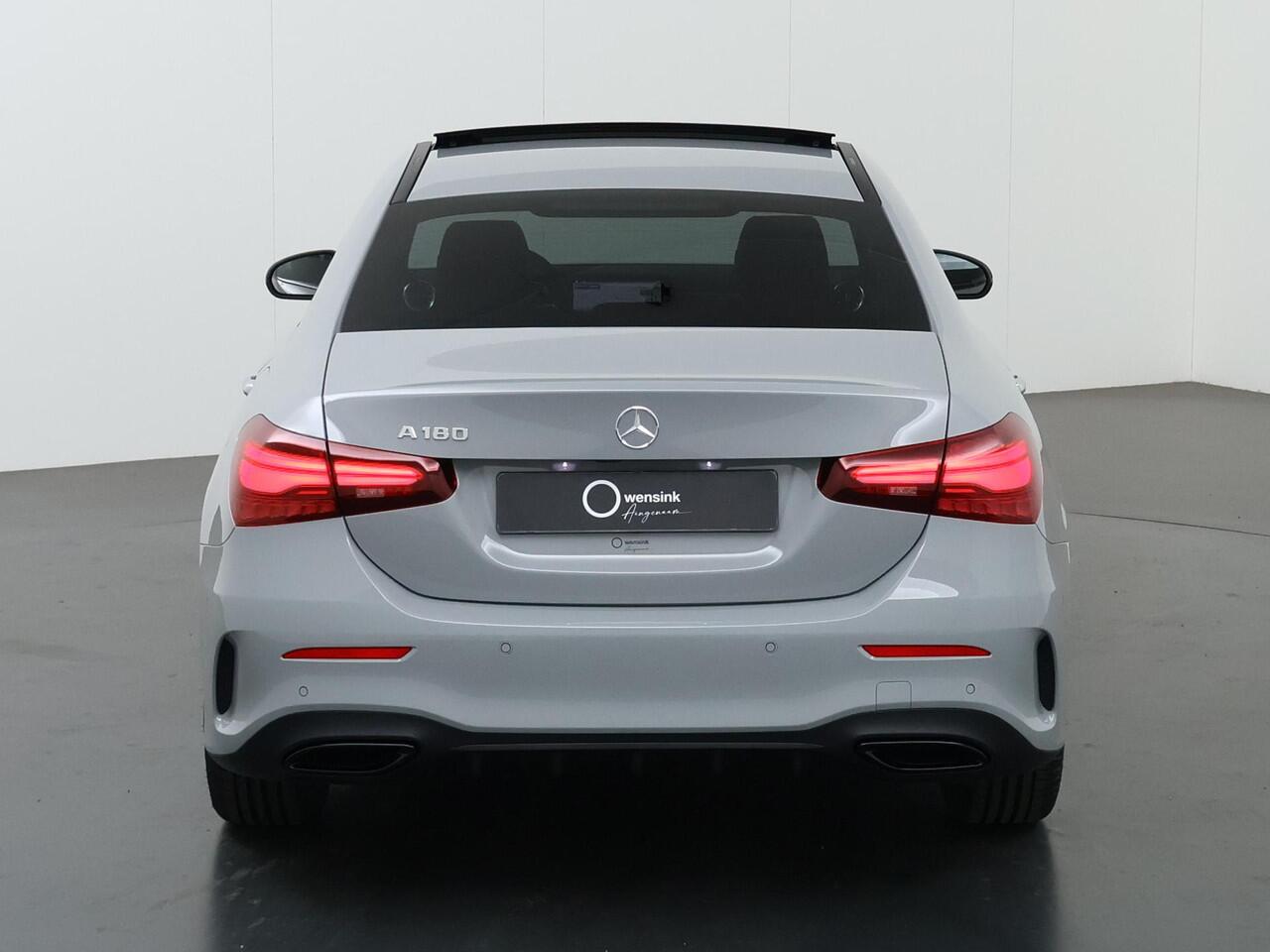 Mercedes-Benz A-KLASSE 180 Limousine Business Solution AMG | FULL OPTION | Plus pakket | Head-up | Panorama-schuifdak | Memory stoelen | Stoelverwarming | Sfeerverlichting