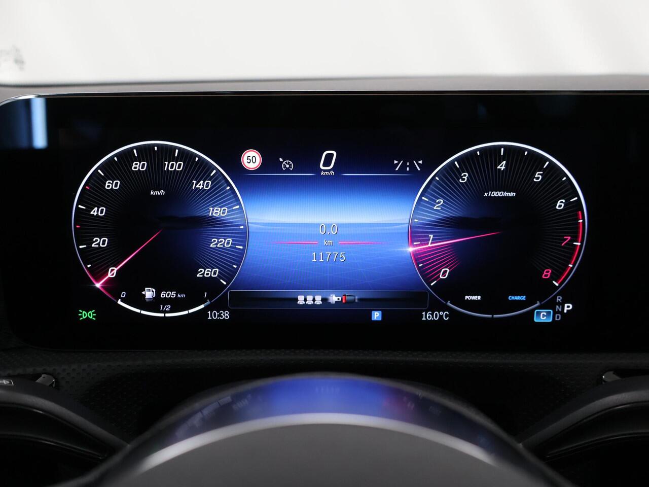 Mercedes-Benz A-KLASSE 180 Limousine Business Solution Luxury | Stoelverwarming | Led koplampen | Navigatie