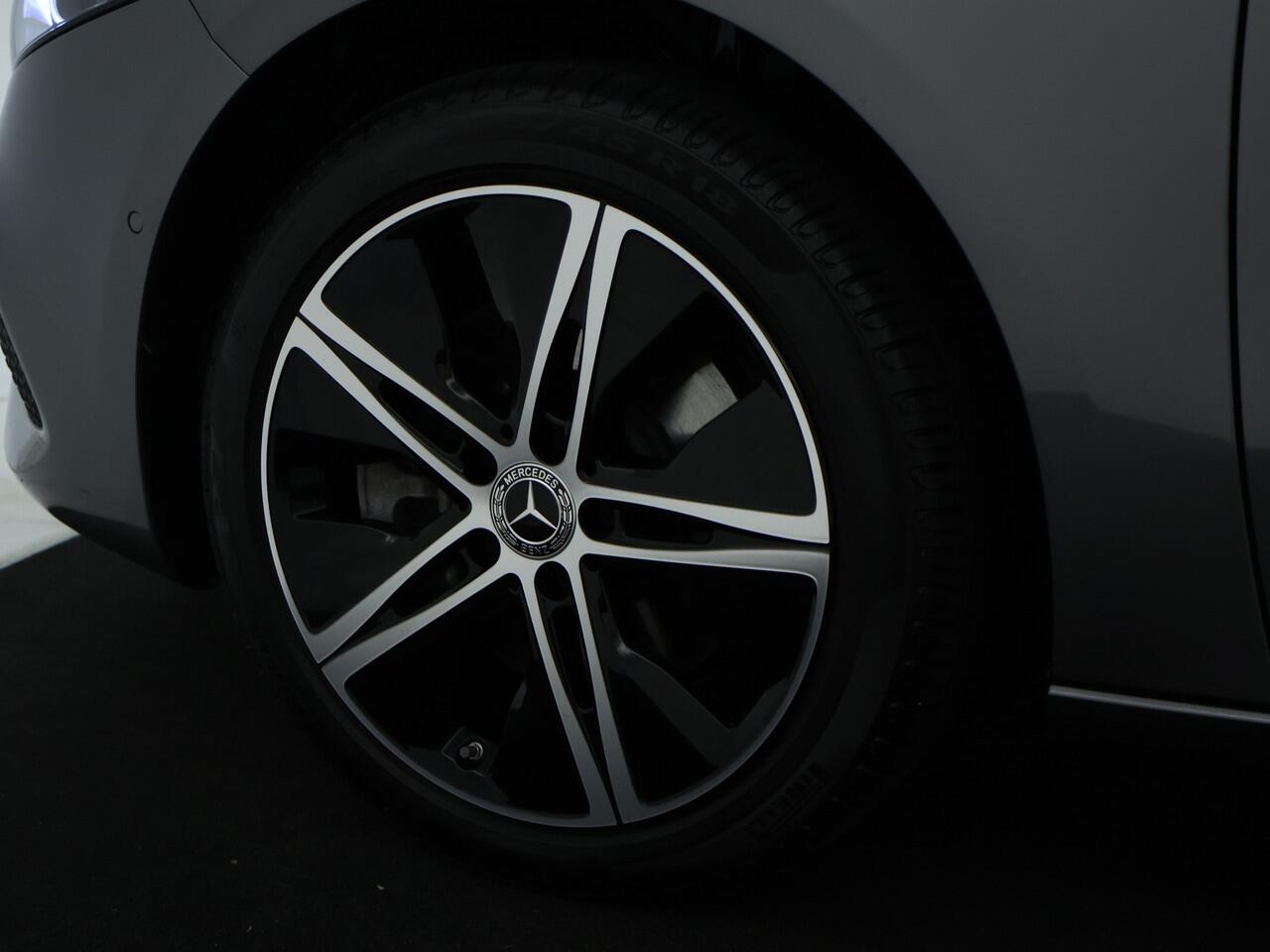 Mercedes-Benz A-KLASSE 250 e Plug-In Hybride | Progressive Line Advanced | Night Pakket | Ledkoplampen | Inclusief 24 maanden MB Certified garantie voor Europa.