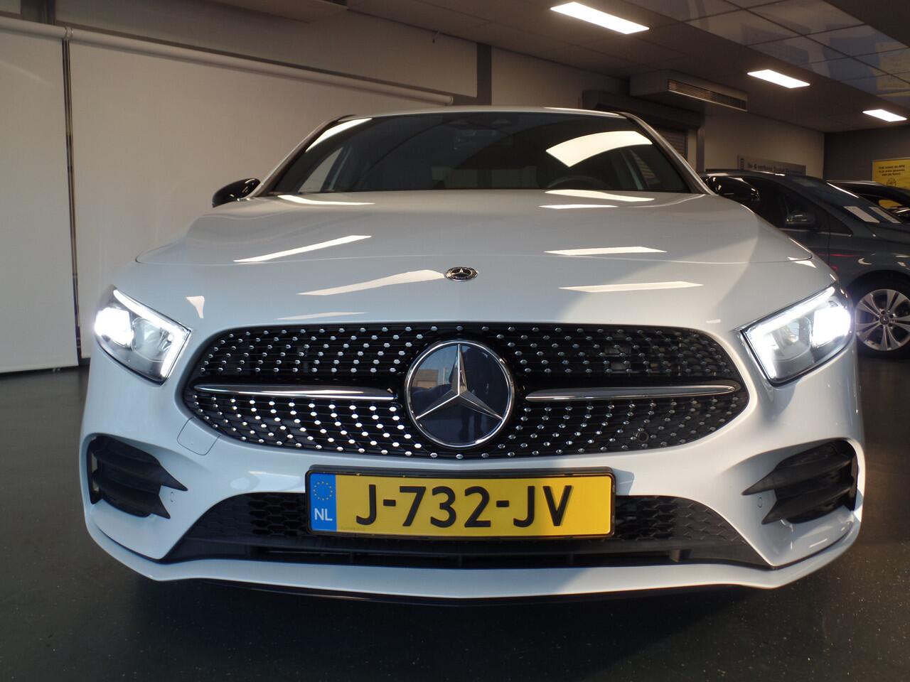 Mercedes-Benz A-KLASSE 180 Business Solution AMG, Automaat, Full options, Amg pakket!!, Navigatie, Achteruitrijcamera, Clima controle, Cruise controle, Stoel verwarming, Sportstoelen Alcantara/ Leder, Lm velgen Amg 18'', 37.000km!!, Nederlandse auto!! Bovag afleverpakket 695,-
