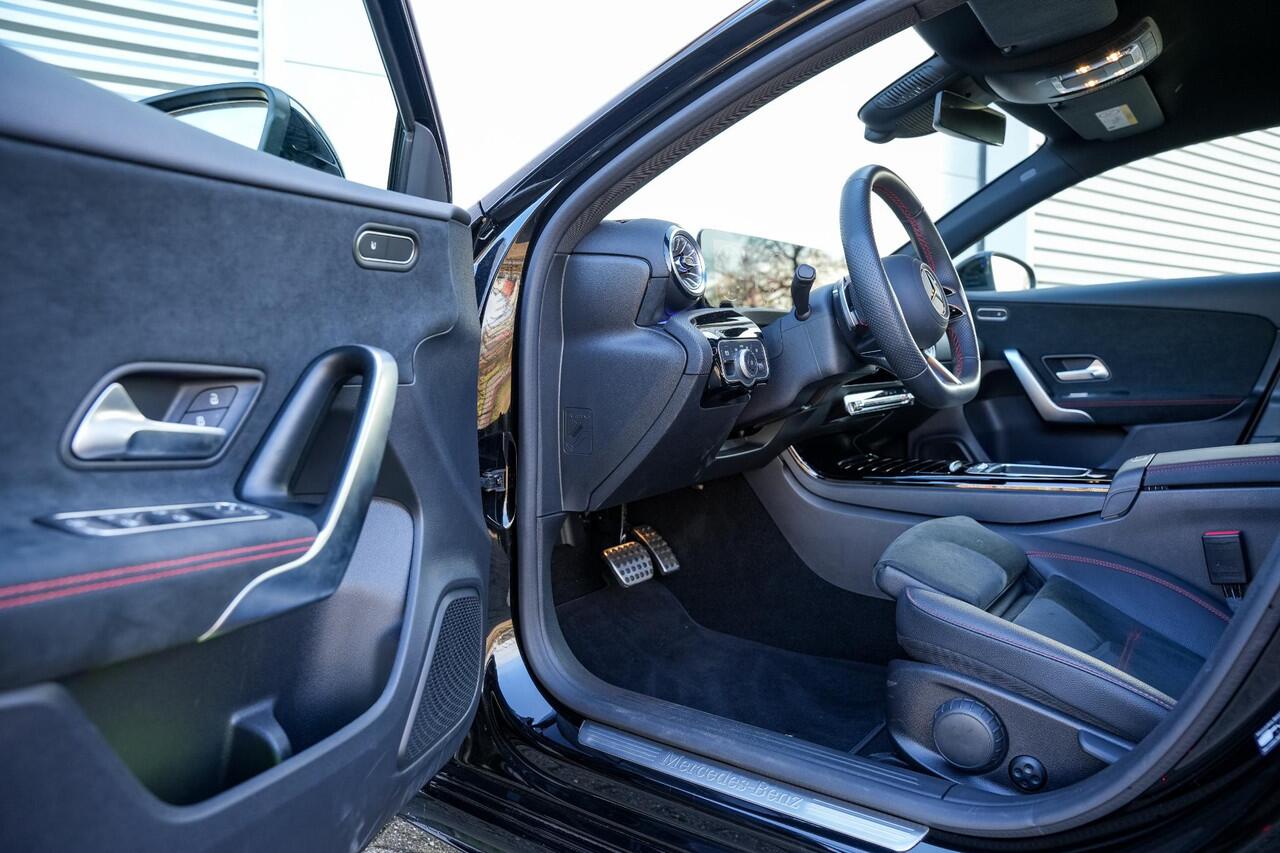 Mercedes-Benz A-KLASSE 200 d AMG Camera Ambient Widescreen Cruise Dode Hoek