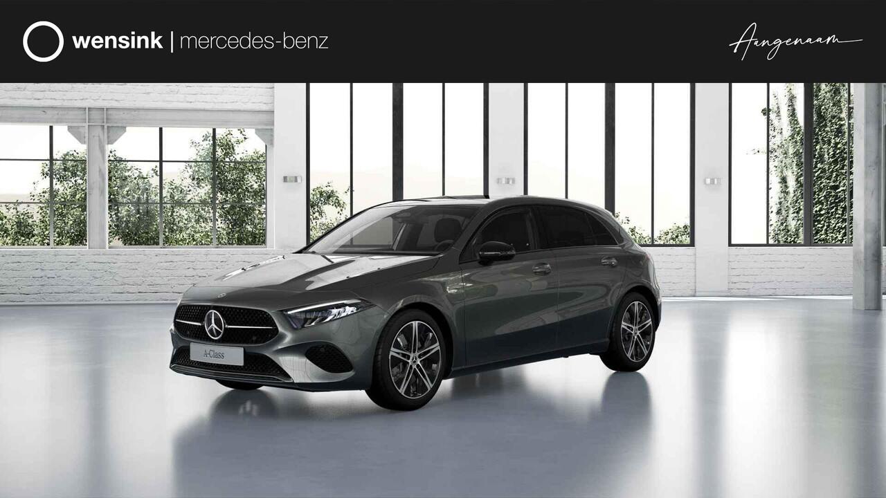 Mercedes-Benz A-KLASSE 250e Business Solution Luxury | Panoramaschuifdak | Advanced sound | Nightpakket | Dodehoekassistent | Achteruitrijcamera |