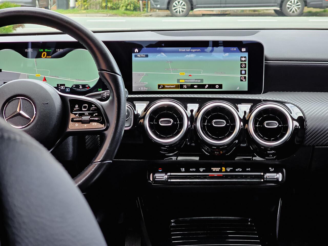 Mercedes-Benz A-KLASSE 180D LIMITED AUTOM SPORTLEDER NAVI CAMERA 17 INCH AMG-LMV PDC