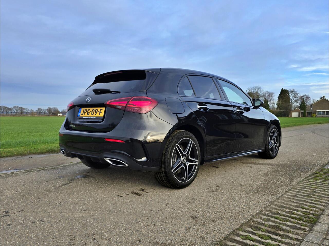 Mercedes-Benz A-KLASSE 250 e Star Edition AMG Line - 165 Pk - Euro 6 - Navi - Sfeerverlichting