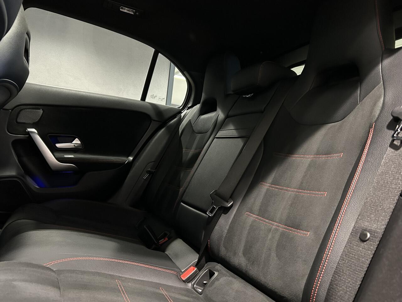 Mercedes-Benz A-KLASSE 250e AMG// Panoramadak // Memory // MultiBeam LED // Keyless // Magno Grijs // Augmented