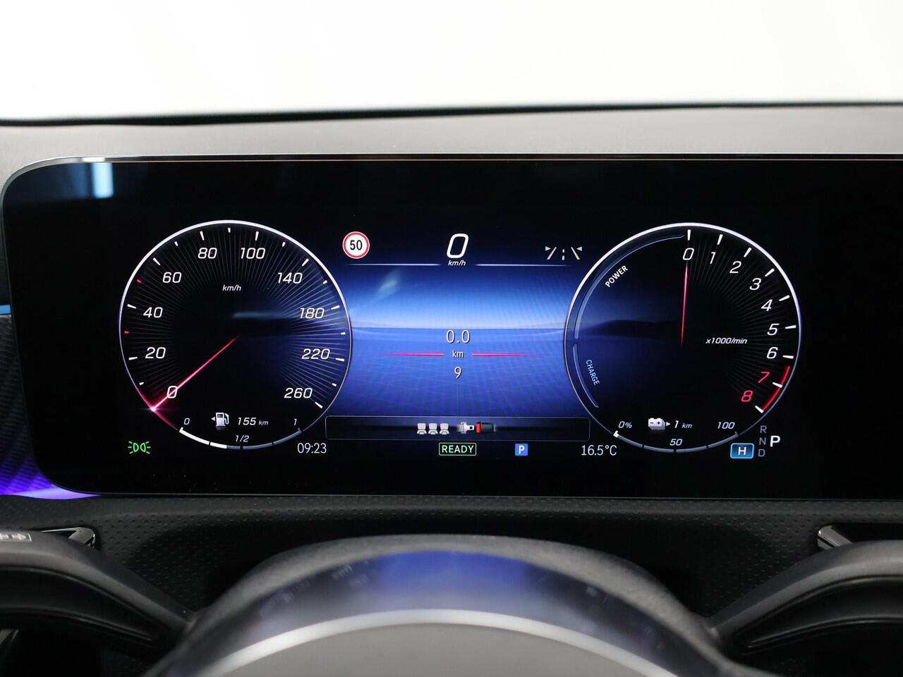 Mercedes-Benz A-KLASSE 250e Star Edition Luxury Line | Panoramaschuifdak | Trekhaak | Achteruitrijcamera