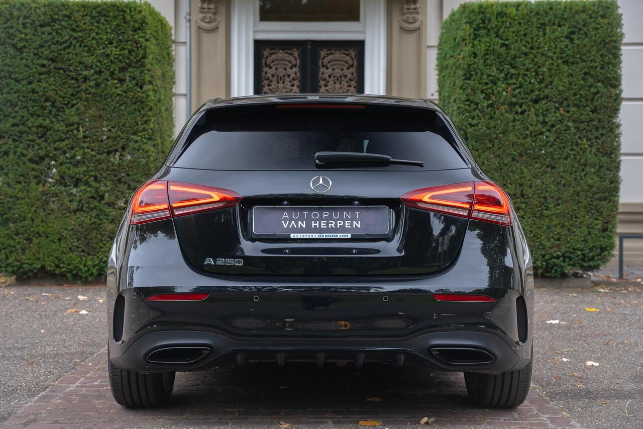 Mercedes-Benz A-KLASSE 250 AMG Edition ADAPTIVE | CARPLAY | CAMERA | AMBIANT | 19 INCH