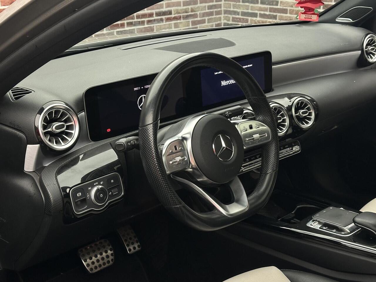 Mercedes-Benz A-KLASSE 220 Launch AMG Panorama Memory Sfeer Leer