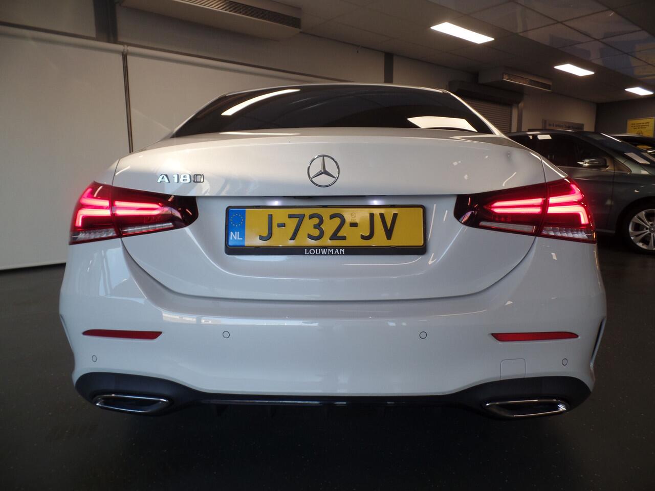 Mercedes-Benz A-KLASSE 180 Business Solution AMG, Automaat, Full options, Amg pakket!!, Navigatie, Achteruitrijcamera, Clima controle, Cruise controle, Stoel verwarming, Sportstoelen Alcantara/ Leder, Lm velgen Amg 18'', 37.000km!!, Nederlandse auto!! Bovag afleverpakket 695,-