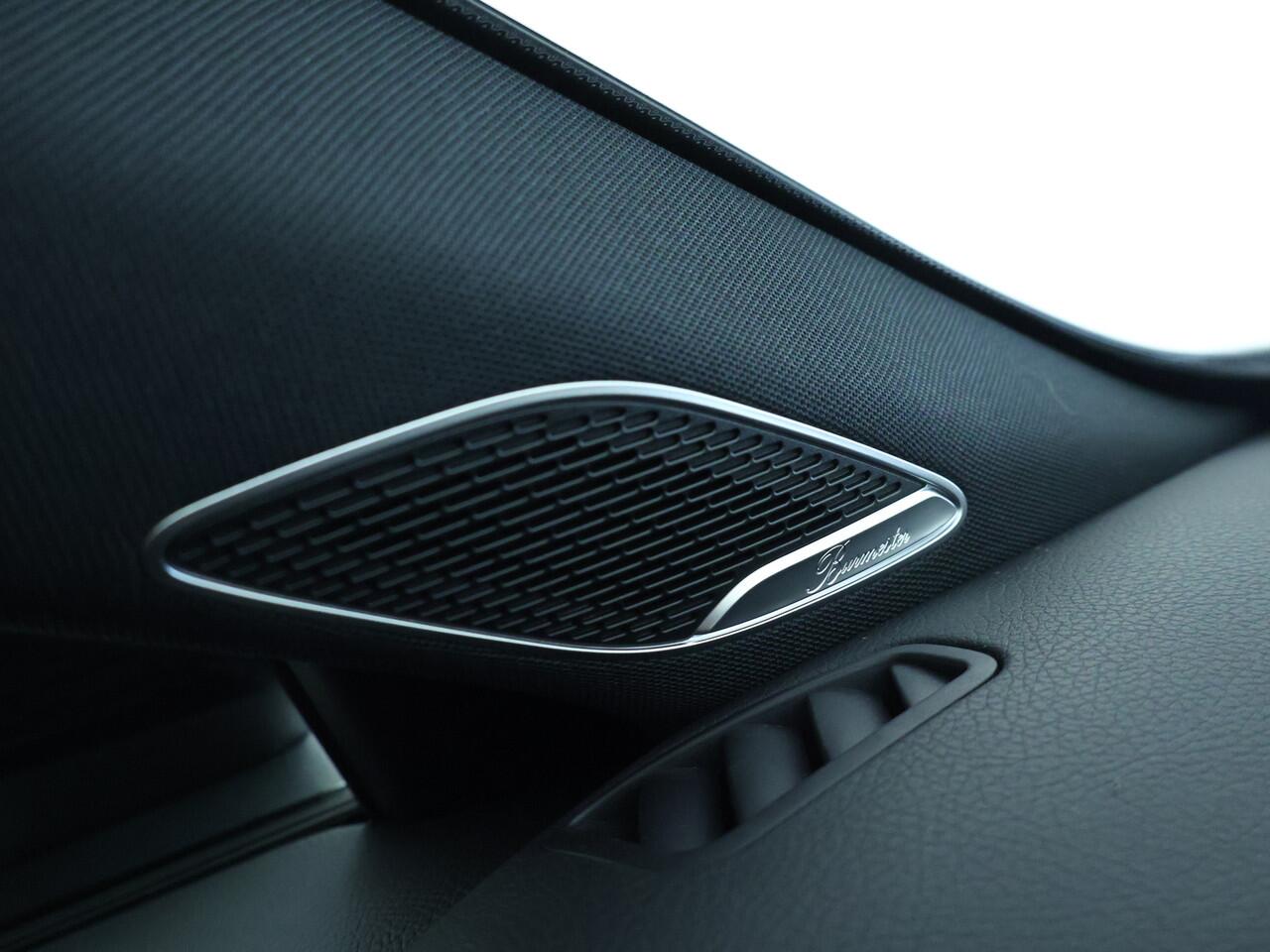 Mercedes-Benz A-KLASSE 250 e Luxury Nightpakket | Panoramaschuifdak | Burmester® Sound | 360 Gr Camera | Dode Hoek Ass | Car Play | Inclusief 24 maanden Mercedes-Benz Certified garantie voor Europa.