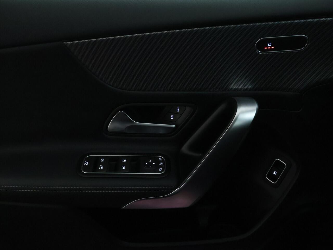 Mercedes-Benz A-KLASSE 250 e Plug-In Hybride | Progressive Line Advanced | Night Pakket | Ledkoplampen | Inclusief 24 maanden MB Certified garantie voor Europa.