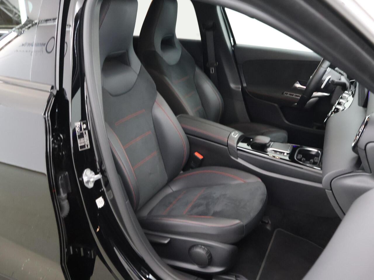 Mercedes-Benz A-KLASSE 250 e AMG Line | Night pakket | Apple carplay | Sfeerverlichting | Widescreen |