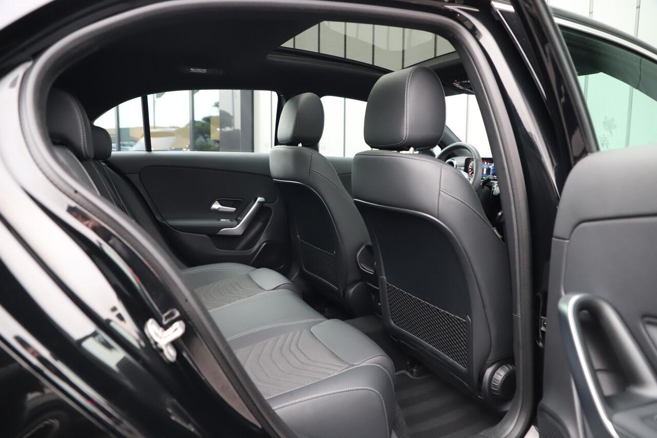 Mercedes-Benz A-KLASSE 250e Business Solution | 218PK | Pano | Multibeam | Widescreen | Stoel/Stuurwielverw. | Distronic+ | Standkachel | 2024.