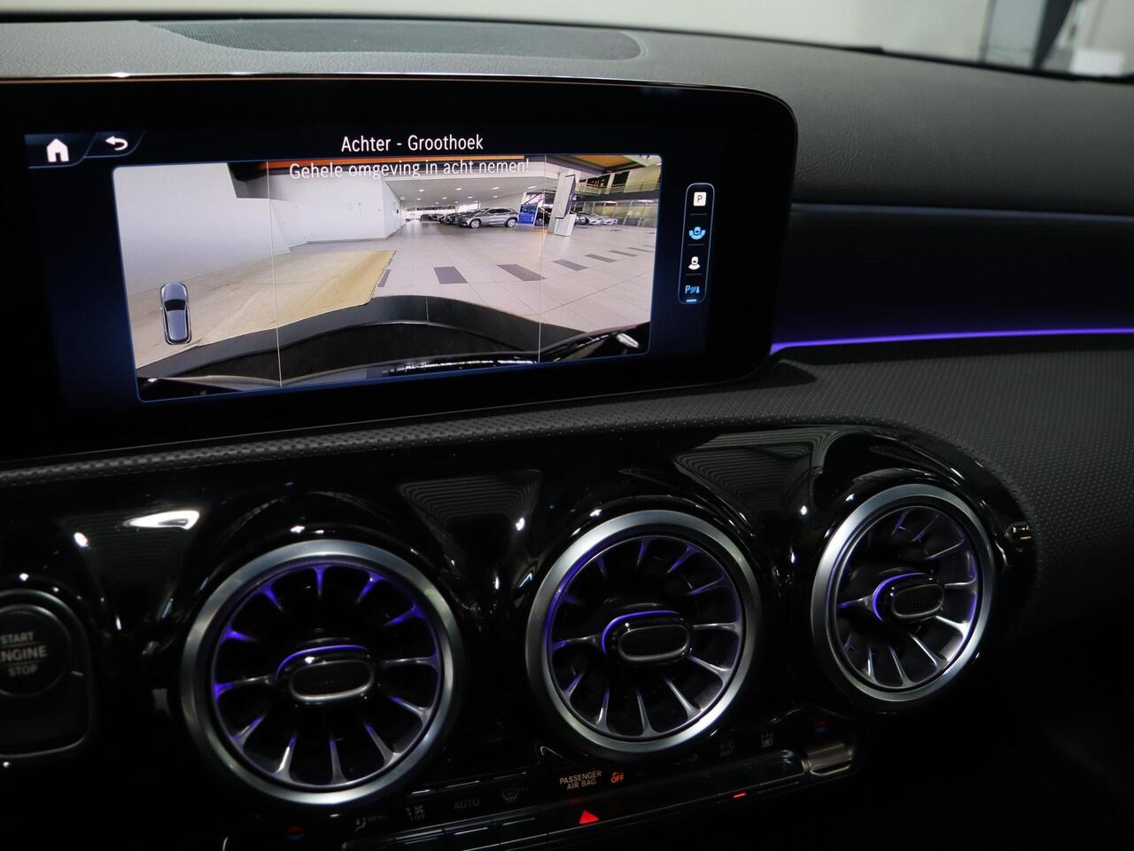 Mercedes-Benz A-KLASSE 250e Star Edition AMG Line | Panoramaschuifdak | Night | 19 inch AMG-velgen | Achteruitrijcamera