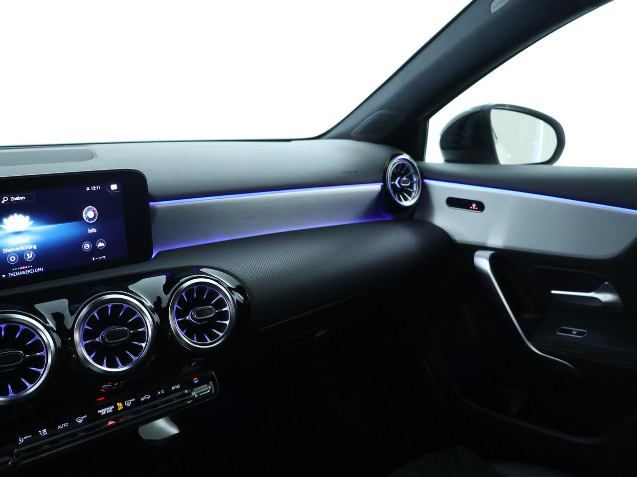 Mercedes-Benz A-KLASSE 180 AMG Limousine | NIGHT pakket | Sfeerverlichting | Spiegel pakket | Parkeer pakket + achter camera Inclusief 24 maanden MB Certified garantie voor Europa.