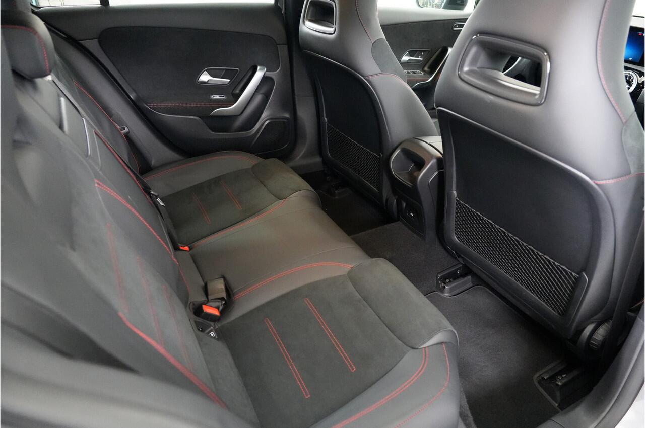 Mercedes-Benz A-KLASSE 250 e AMG Night PHEV 218 pk | Trekhaak | Virtual | Camera | Stl. verw. | Sfeerverl. | Dodehoek |