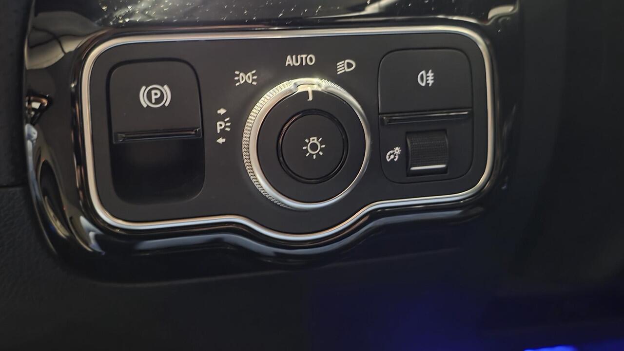 Mercedes-Benz A-KLASSE 250 e AMG Line | Pano | Sfeer | Camera