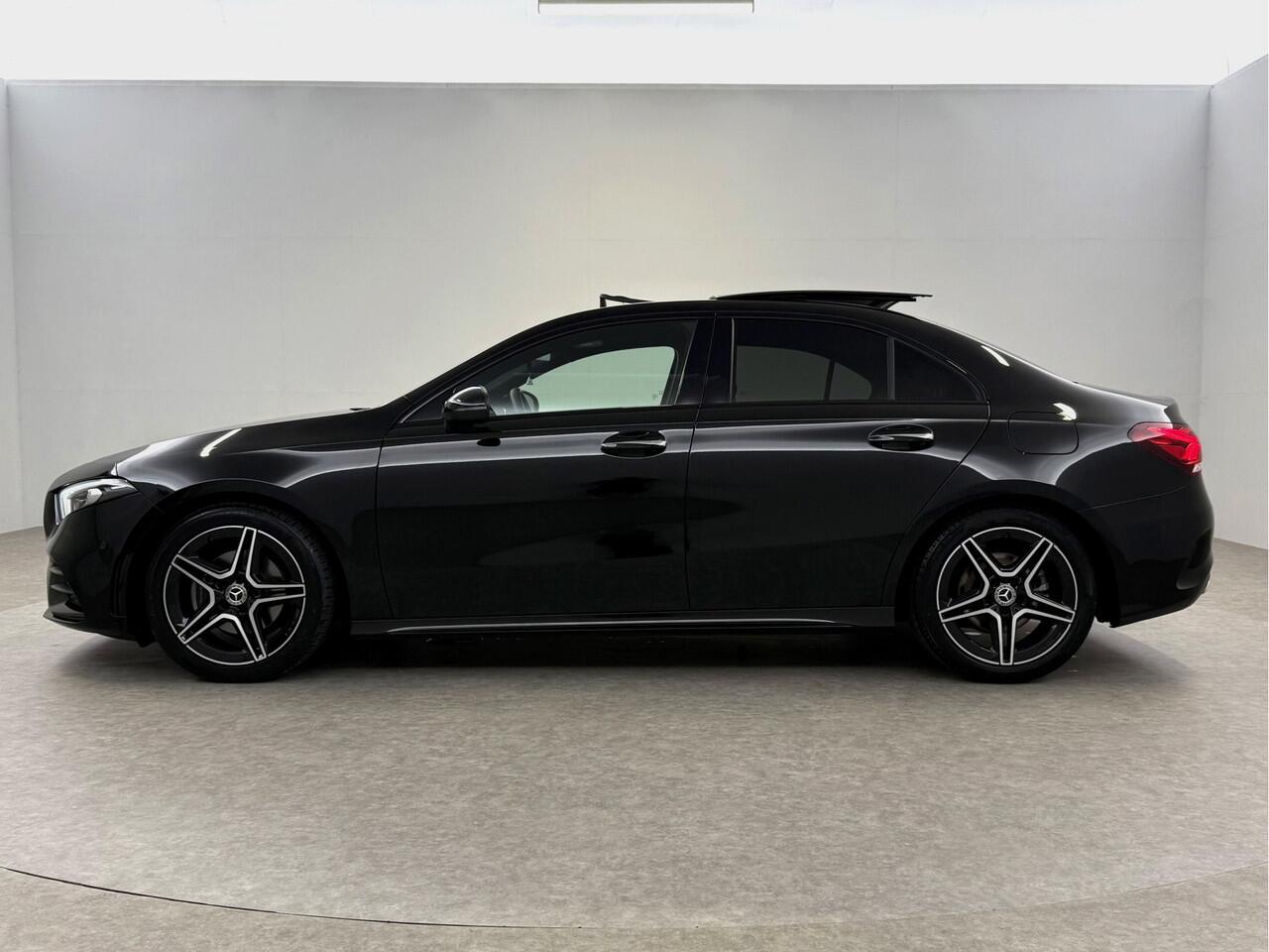 Mercedes-Benz A-KLASSE 200 AMG | Pano | Memory | Sfeer | Virtual | Burmester | Camera | NAP