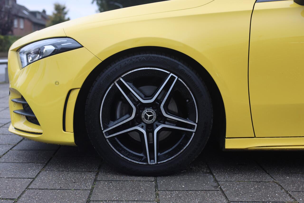 Mercedes-Benz A-KLASSE 180 AMG AUTOMAAT | PANO | CAMERA | NL AUTO