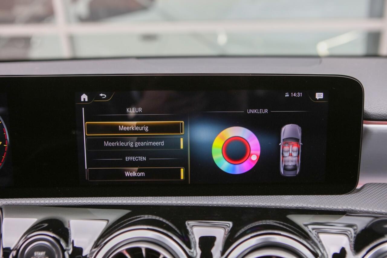 Mercedes-Benz A-KLASSE 180 Bns Sol. AMG | Pano | Sfeerverlichting |